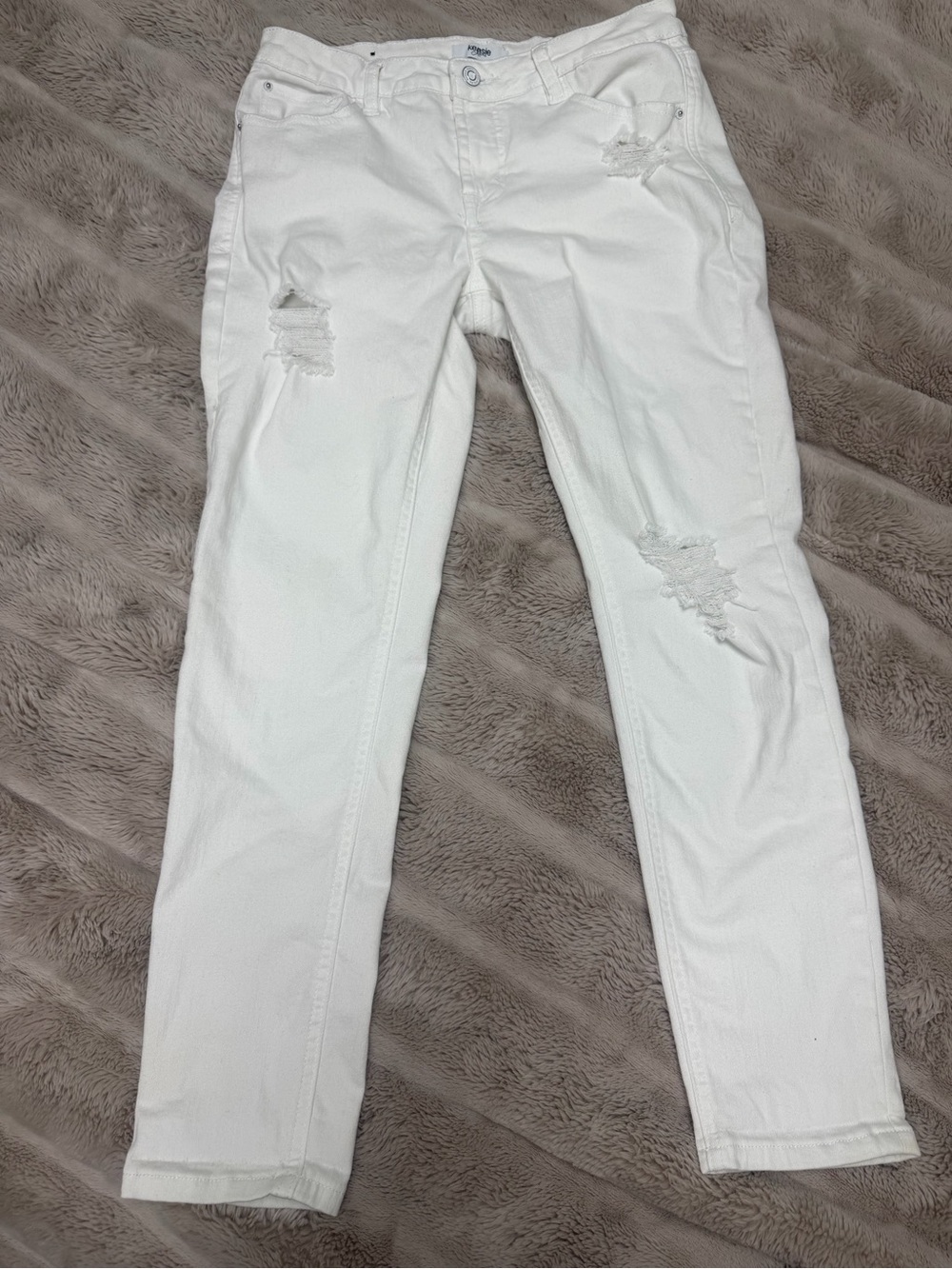 Kensie White Distressed Skinny Jeans